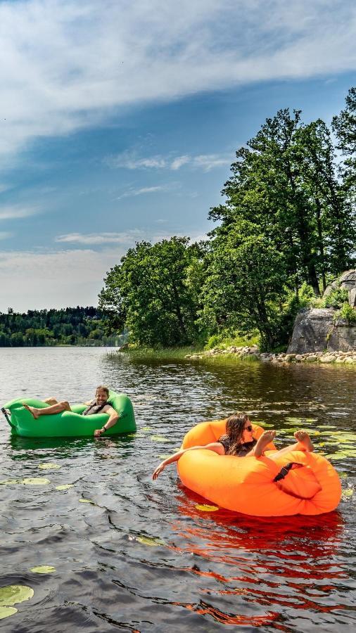 Evika Boutique Hotel Eskilsby Екстериор снимка