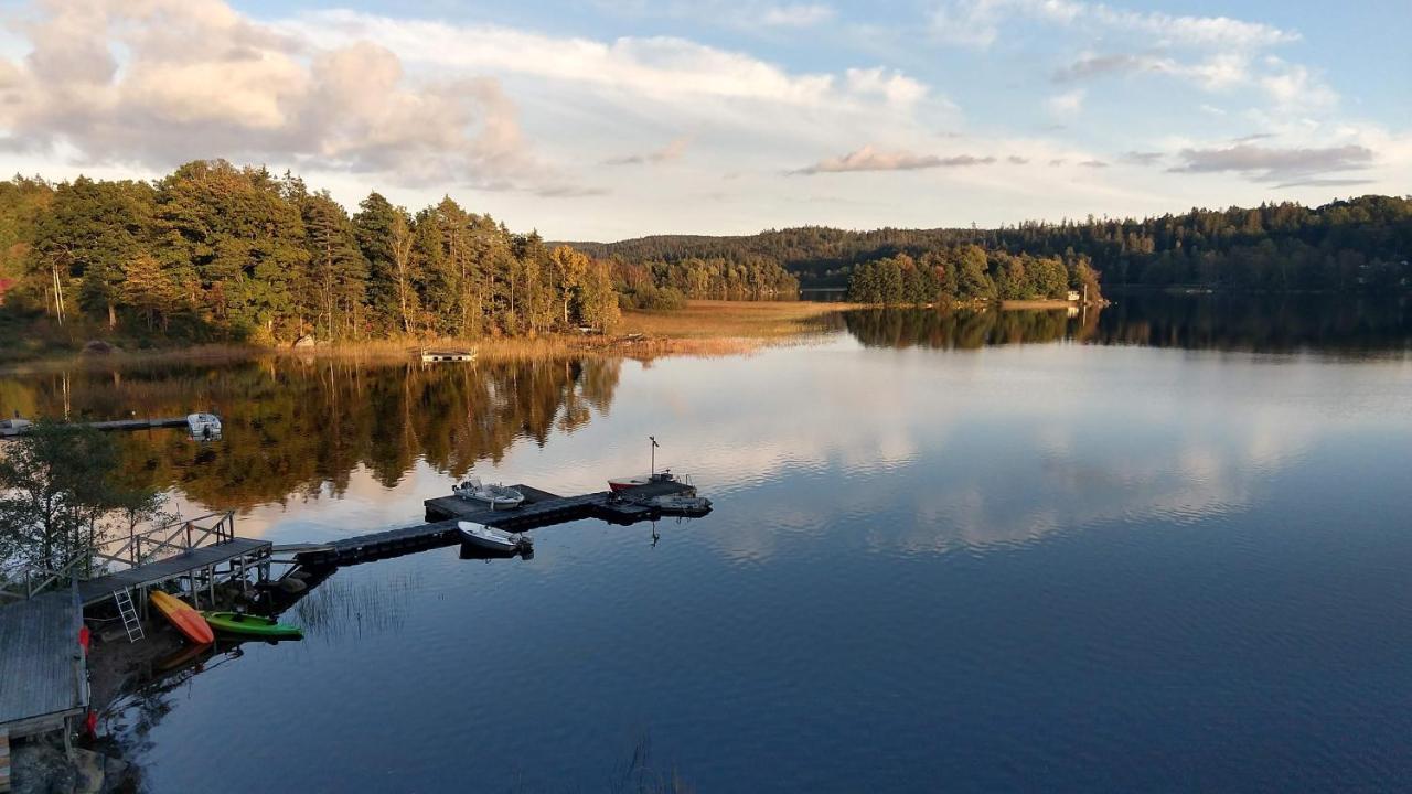 Evika Boutique Hotel Eskilsby Екстериор снимка